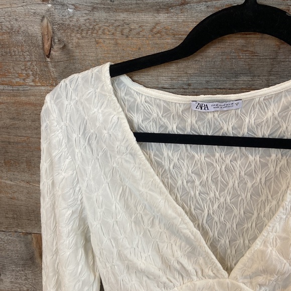 Zara long sleeved crop top size medium - Picture 2 of 5